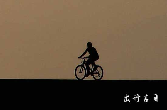 2024年1月25日是什么日子 2024年1月25日适合出行吗？